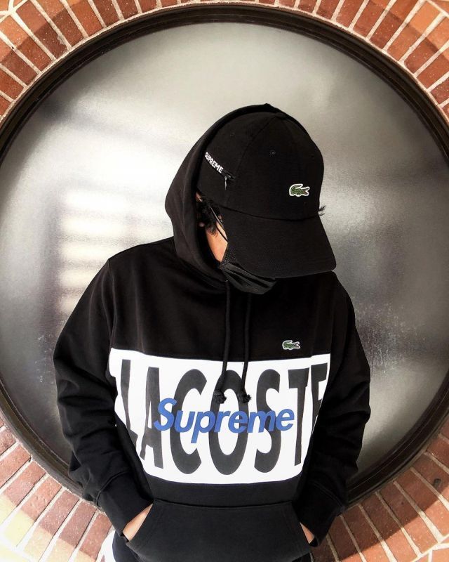 ★Supreme★送関込★大人気コラボで話題のパーカー★